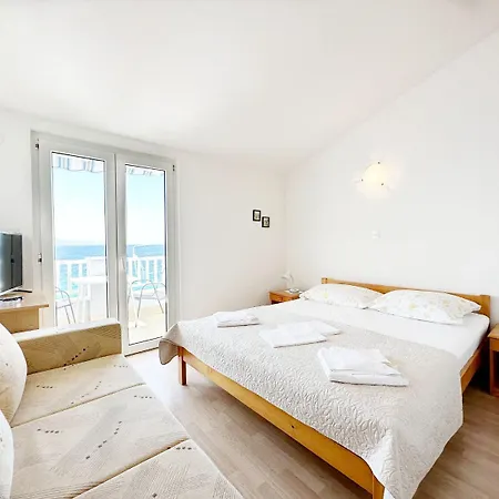 Apartment Tomo - 10 M From Zaostrog
