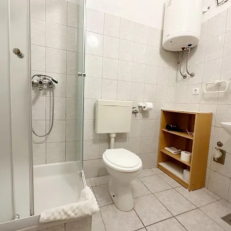 Apartment Tomo - 10 M From Zaostrog